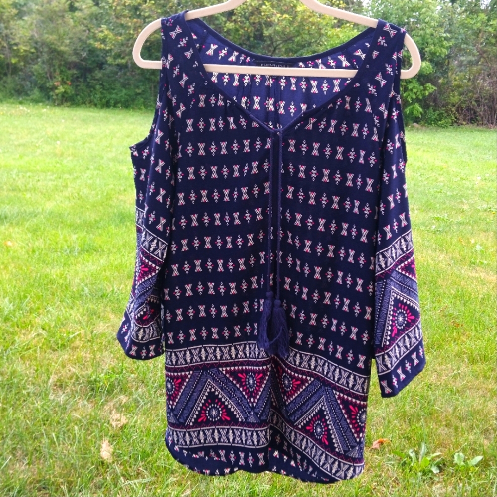 Beautiful Flowy Blouse w/ Tassels Cold Shoulder Top Navy Large